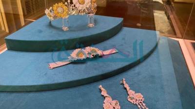 طقم الملكة فريدة «تَاج الزُهور» في متحف المجوهرات بالإسكندرية