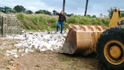 إزالة 3 حالات تعدٍ بالبناء المخالف على الأراضي الزراعية بالشرقية