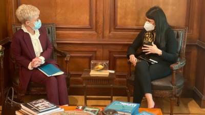 المشاط تبحث تعزيز التعاون بين القطاعين الحكومي والخاص في رقمنة الخدمات الصحية