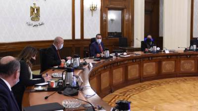 رئيس الوزراء يُتابع خطوات تيسير إجراءات تخصيص الأراضي الصناعية بالمدن الجديدة