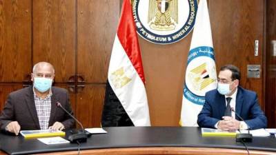 وزيرا البترول والنقل يبحثان أولويات التعاون فى مجال تطوير واستغلال  التسهيلات البترولية بموانىء الاسكندرية 