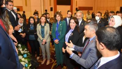  وزيرة الهجرة تعلن توفير 15 فرصة تدريبية لشباب الدارسين بالخارج عبر مركز "الهجرة" للحوار