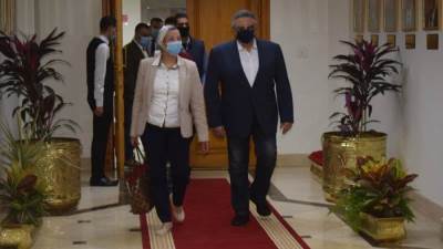 وزيرة البيئة تعقد اجتماعا موسعا ومحافظ البحر الاحمر لمتابعة خطة الإدارة البيئية بالمحافظة