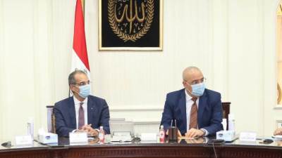 توقيع بروتوكول تعاون بين وزارتي الاسكان والاتصالات لتفعيل الكود المصري لشبكات الالياف الضوئية للاتصالات في المنشآت 