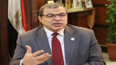 القوى العاملة : تعيين 529 شاباً وغلق 16 منشأة مخالفة للقانون بدمياط