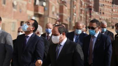 الرئيس السيسى يتفقد تطوير منطقة عزبة الهجانة بحضور مدبولى وعدد من الوزراء