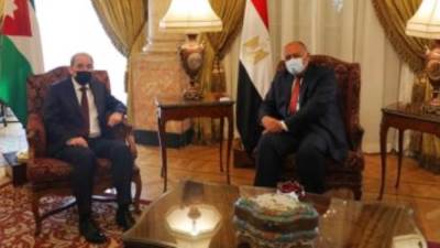 وزير الخارجية يبحث مع نظيره الأردنى تبادل الرؤى بالقضايا محل الاهتمام المشترك