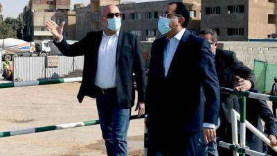 رئيس الوزراء يتابع إزالة العشوائيات خلف مسجد المسبح بالسيدة عائشة