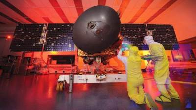  أول صورة للمريخ بعدسة مسبار الأمل