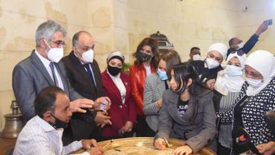  وزيرة الهجرة: مشروع إحياء الحرف التراثية يؤكد نجاح الدولة فى جذب الاستثمار