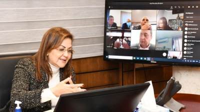 السعيد تدرس مع رؤساء البنوك وشركات التمويل آليات التمكين الاقتصادى في قرى حياة كريمة 