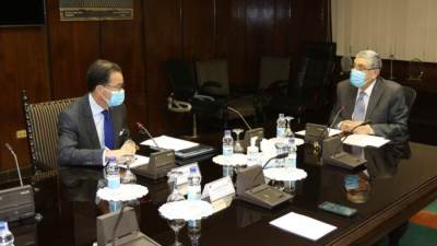 وزير الكهرباء يستقبل سفير فرنسا بالقاهرة لبحث وتدعيم مجالات التعاون