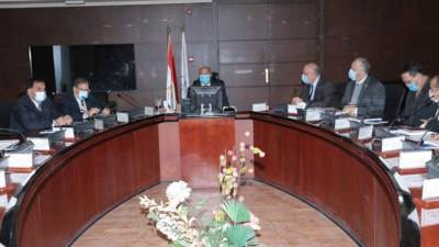 وزير النقل يؤكد أهمية الاهتمام بتدريب وتأهيل العاملين بالسكة الحديد