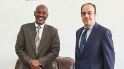 السفير المصري لدى بوروندي يلتقي بوزير الكهرباء والطاقة.