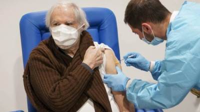 تحذيرات من بطء  توزيع اللقاح في أوروبا مع سرعة انتشار طفرات كورونا