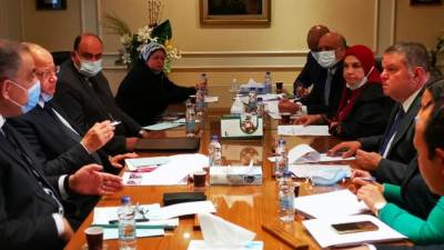 وزير قطاع الأعمال العام يبحث مع محافظ القاهرة تسريع إجراءات تطوير فندقي شبرد والكونتيننتال 