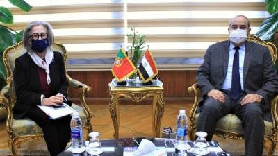 وزير الطيران المدنى يستقبل سفيرة البرتغال لبحث سبل التعاون