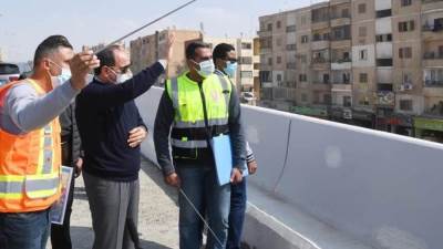 بالصور.. السيسي يتفقد أعمال تطوير الطرق والمحاور بشرق القاهرة 