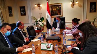 «قطاع الأعمال» يبحث مع رئيس «التمثيل التجاري» فتح فروع خارجية لـ«النصر للتصدير»