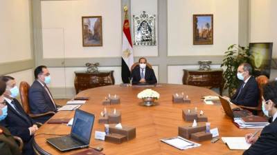 الرئيس يتطلع علي مستجدات الموقف التنفيذي للبنية التحتية التكنولوجية للحي الحكومي بالعاصمة الإدارية الجديدة".