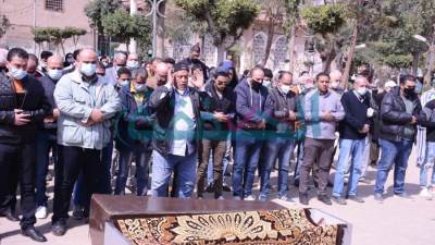 بالصور صلاة الجنازة علي الفنانة أحلام الجريتلى بمسجد القبة الفداوية بالعباسية