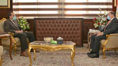 وزير التنمية المحلية يلتقى محافظ شمال سيناء لمتابعة المشروعات التنموية