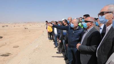 في إطار توجيهات القيادة السياسية بإستكمال أعمال إنشاء وتطوير ميناء السخنة 