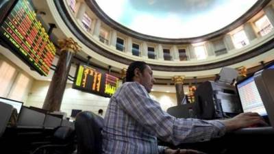 تراجع جماعي لمؤشرات البورصة في منتصف تعاملات الخميس