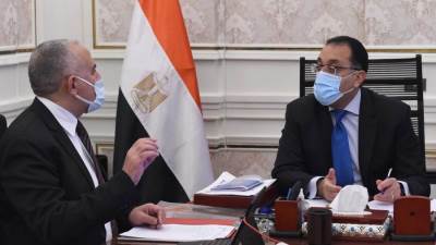 رئيس الوزراء يتابع مع وزير الموارد المائية  والري ملفات عمل الوزارة