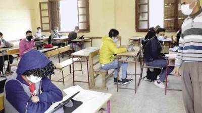 التعليم: 99.67% من طلاب الصف الثاني الثانوي أدوا امتحان اللغة الثانية إلكترونيًا