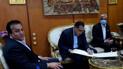 رئيس الوزراء يلتقى أعضاء مجلس جامعة المنوفية خلال زيارته المحافظة