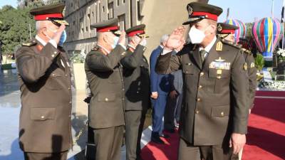 تزامنا مع "يوم الشهيد".. الرئيس ينيب وزير الدفاع لوضع إكليل الزهور على النصب التذكاري لشهداء القوات المسلحة