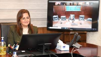 وزيرة التخطيط والتنمية الاقتصادية تستعرض مبادرة حياة كريمة بسيمنار جامعة القاهرة