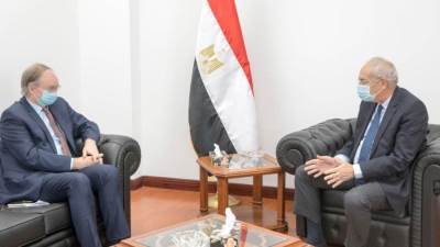 المنطقة الاقتصادية لقناة السويس تستقبل سفير الاتحاد الأوروبي لبحث مجالات التعاون