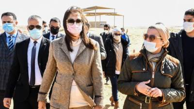 وزيرتا البيئة والتخطيط فى زيارة  لمحمية الغابة المتحجرة 