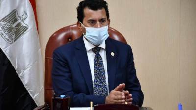 وزير الرياضة يتابع الاستعدادات الخاصة بإستضافة مصر لبطولة العالم للسلاح.