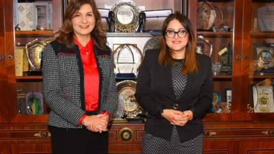 وزيرة الهجرة تلتقي عفت مصطفى المختارة ضمن قائمة أقوى 100 شخصية عربية