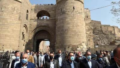 رئيس الوزارء يتفقد وكاله الغورية والمناطق المجاوره