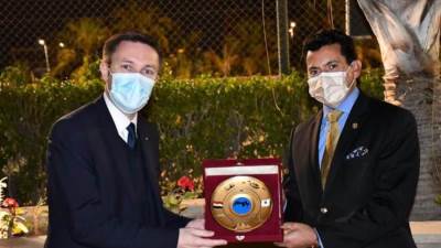 وزير الرياضة يكرم رؤساء الاتحادات الدولية والأوروبية والإفريقية للدراجات