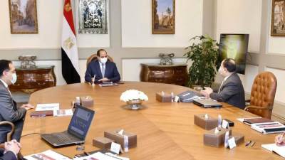 عاجل :الرئيس السيسى يفاجئ جميع العاملين بالقطاع الاداري ب زياده مرتباتهم ورفع الحد الادني للاجور ل ٢٤٠٠ جنيه 