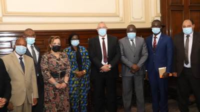 وزير الزراعة يستقبل وزيرا الخارجية والطاقة ومستشار رئيس الجمهورية بدولة غينيا