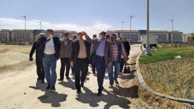 مسئولو الإسكان يتفقدون أعمال تنفيذ مشروعات المرافق بالعاصمة الإدارية الجديدة