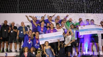 وزارة الشباب وهيئة السياحة ومحافظة البحر الأحمر يحتفلون بنهائيات بطولة كأس مكادي هايتس لكرة القدم.