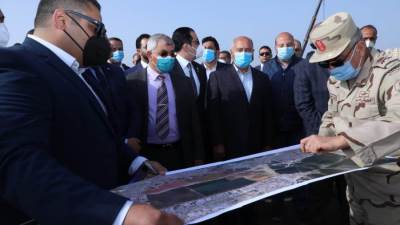 وزير النقل يتابع معدلات تنفيذ عدد من المشروعات الخدمية بميناء الإسكندرية