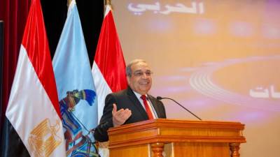 "وزير الدولة للإنتاج الحربي" يكرّم الأمهات المثاليات