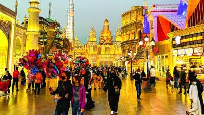 احتفالاً باليوم العالمي للسعادة..القرية العالمية تحقق رقما قياسيا جديدا في موسوعة "غينيس" 