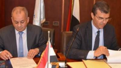 اتفاقية تعاون لزيادة التبادل التجارى بين غرفة الجيزة التجارية وغرفة طبرق الليبية