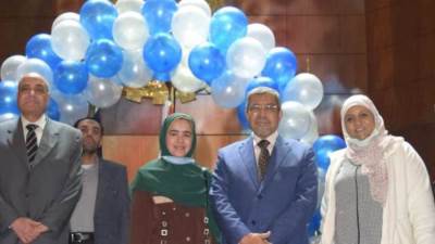  إبراهيم العربي يكرم سيدات موظفي الاتحاد وغرفة القاهرة بمناسبة عيد الأم