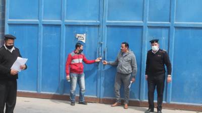 رئيس جهاز مدينة السادات : غلق وتشميع 21 محال وبدرومات وقطع أراضٍ صناعية مخالفة للنشاط