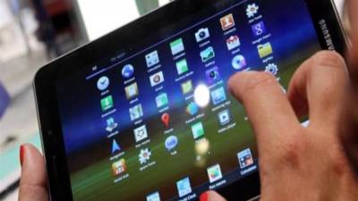 الحكومة تكذب الزام طلاب الثانوية بتسليم التابلت الي الوزارة عقب نجاحهم